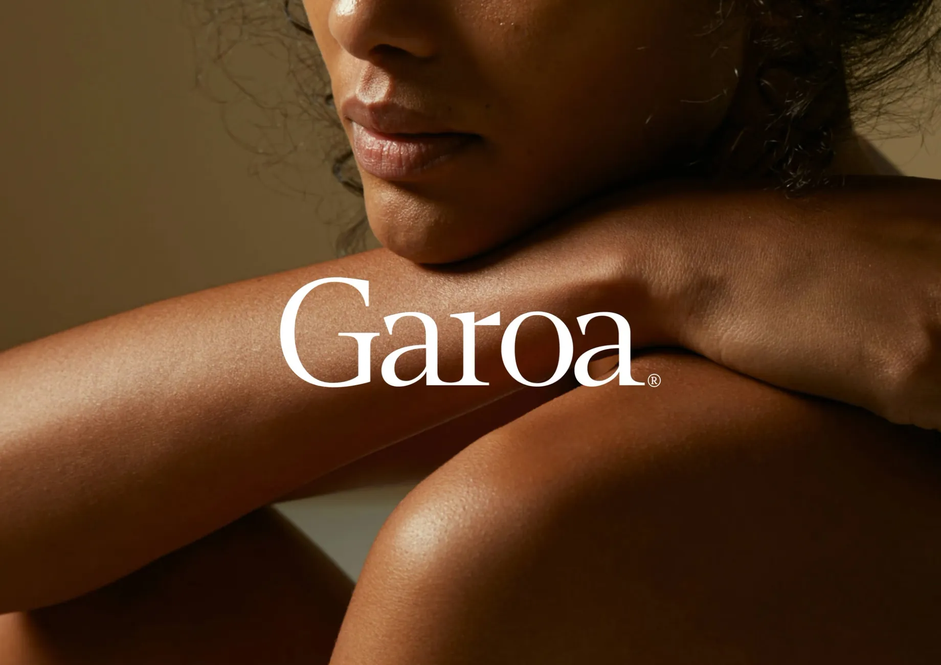 Editorial portrait with Garoa typography